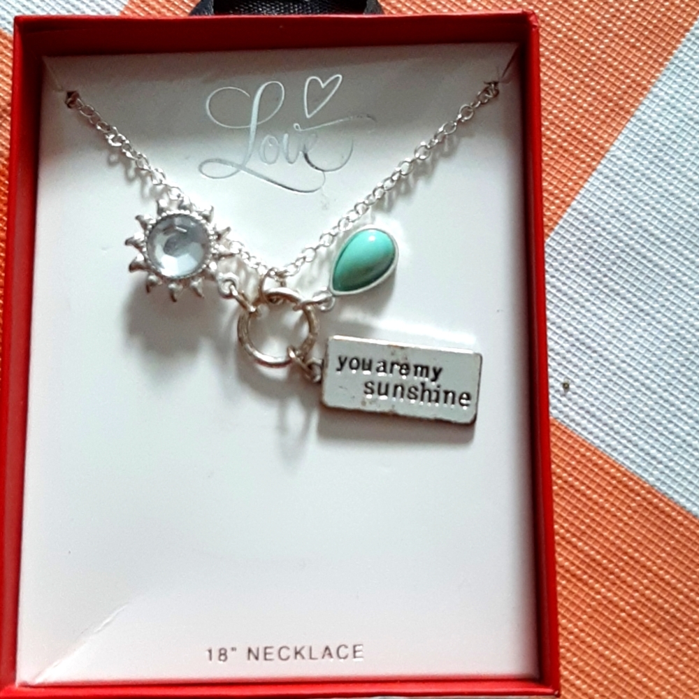 New never worn - 18" necklace